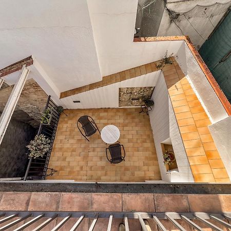Ganganell Atic Apartamento Con Terraza En Бесалу Экстерьер фото