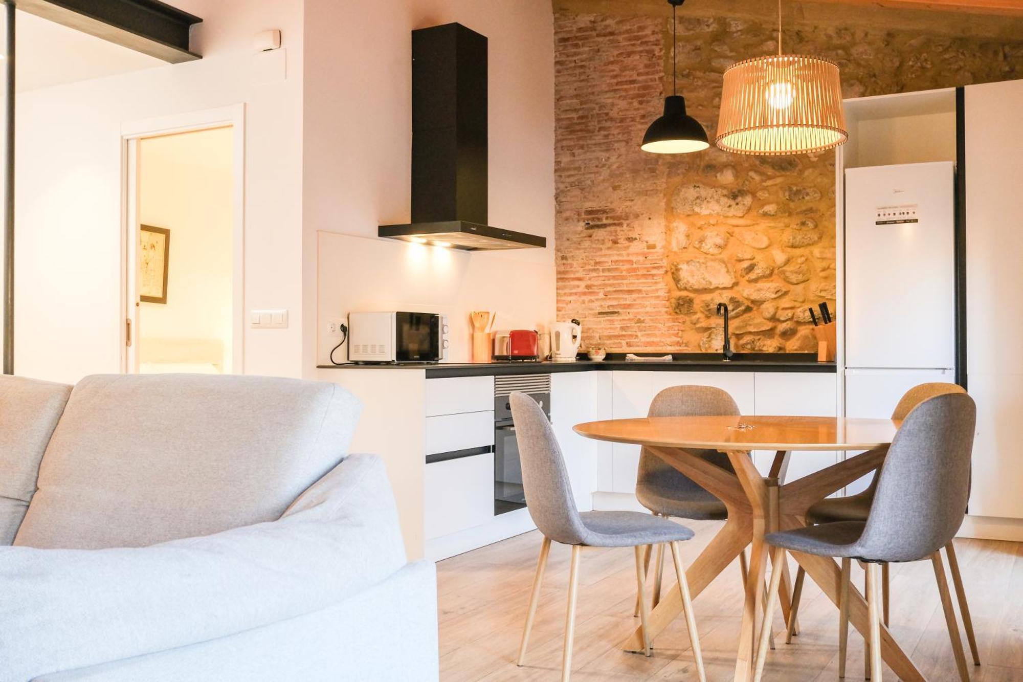 Ganganell Atic Apartamento Con Terraza En Бесалу Экстерьер фото