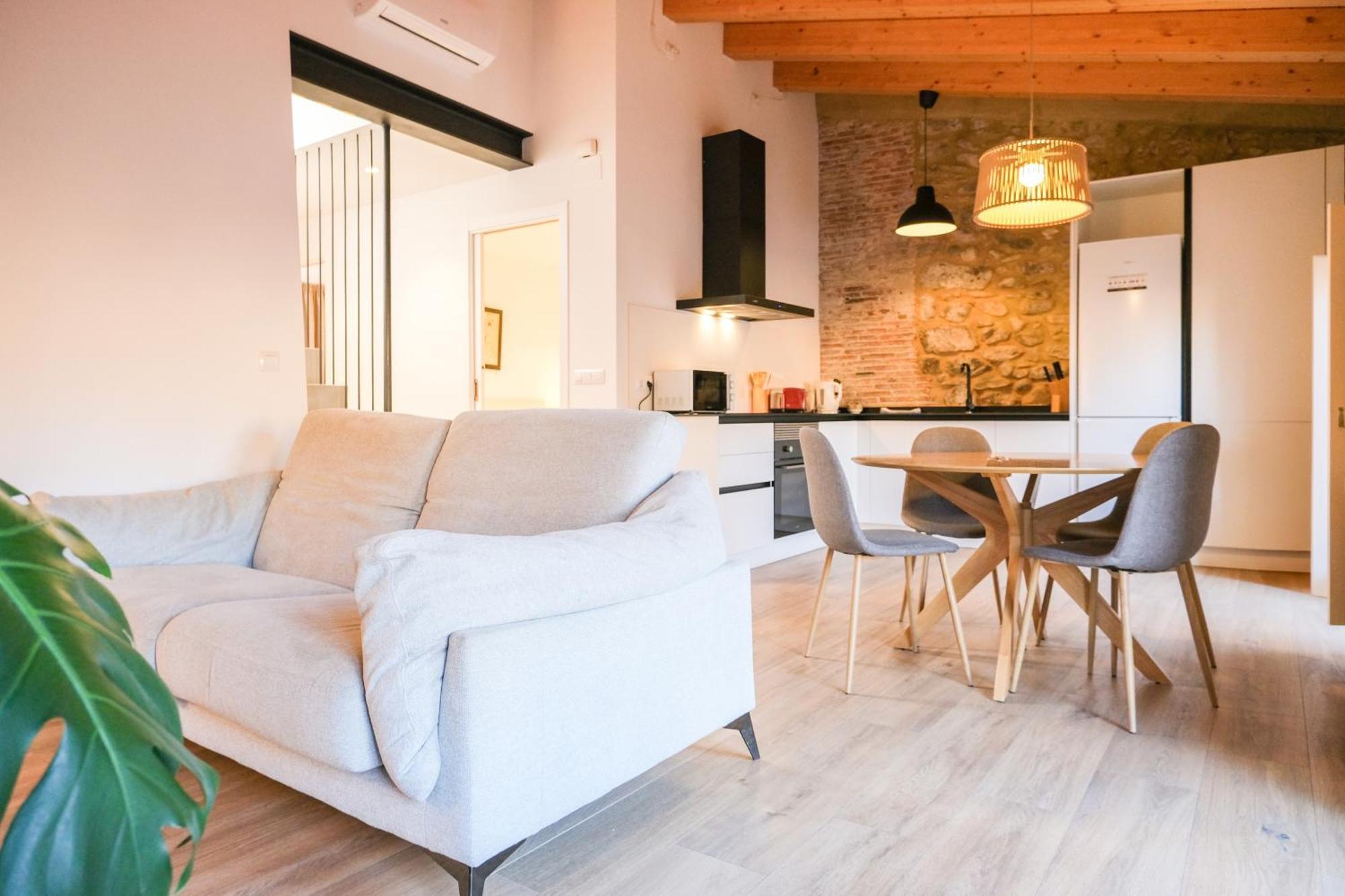 Ganganell Atic Apartamento Con Terraza En Бесалу Экстерьер фото