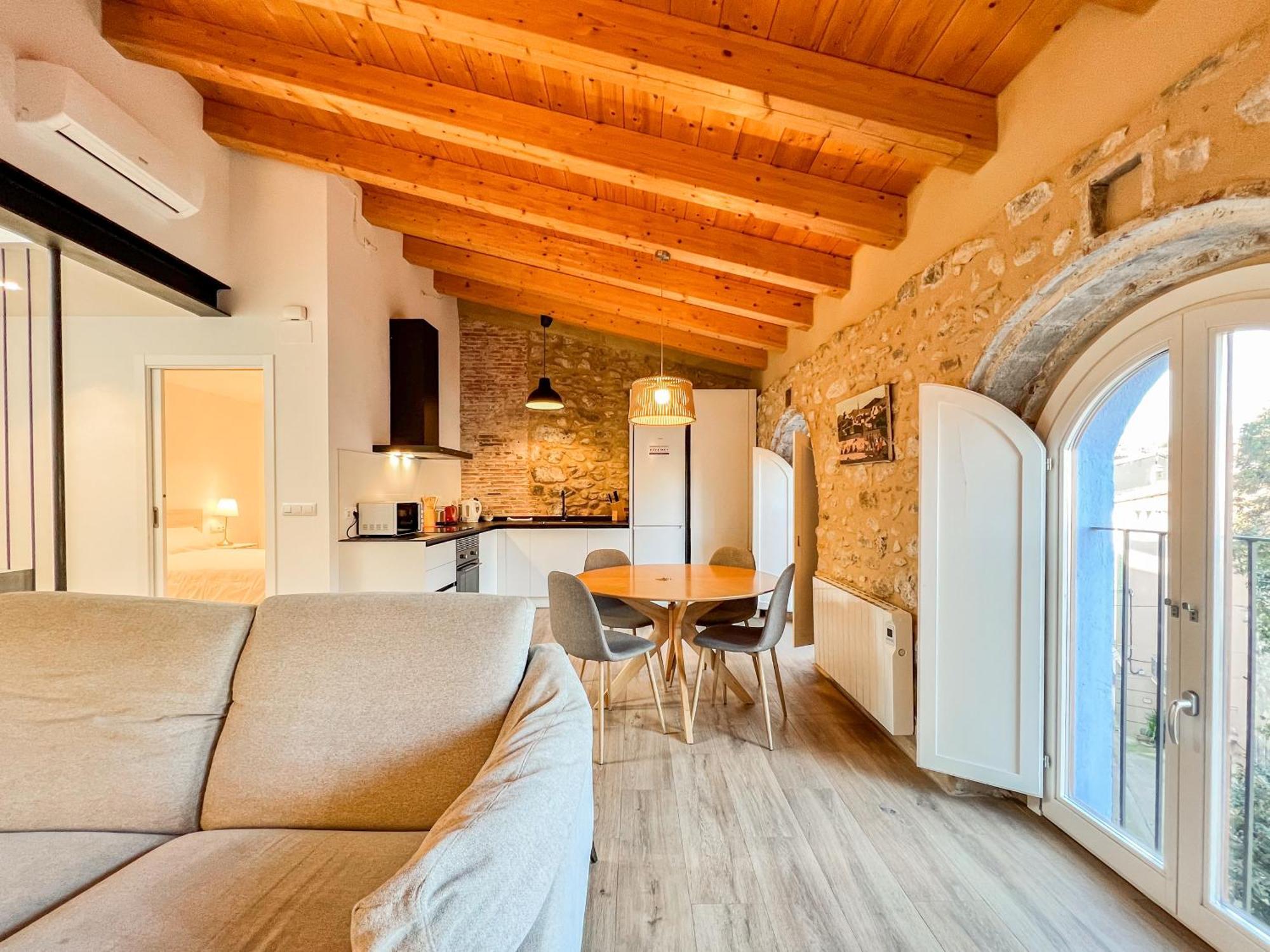 Ganganell Atic Apartamento Con Terraza En Бесалу Экстерьер фото