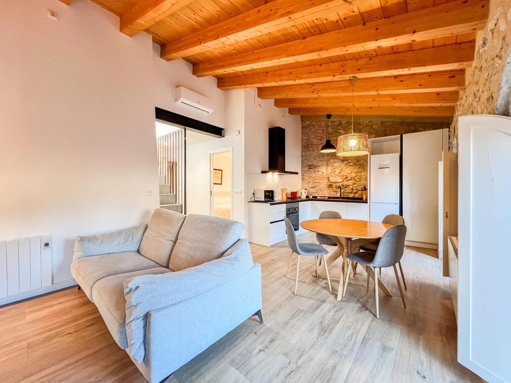 Ganganell Atic Apartamento Con Terraza En Бесалу Экстерьер фото