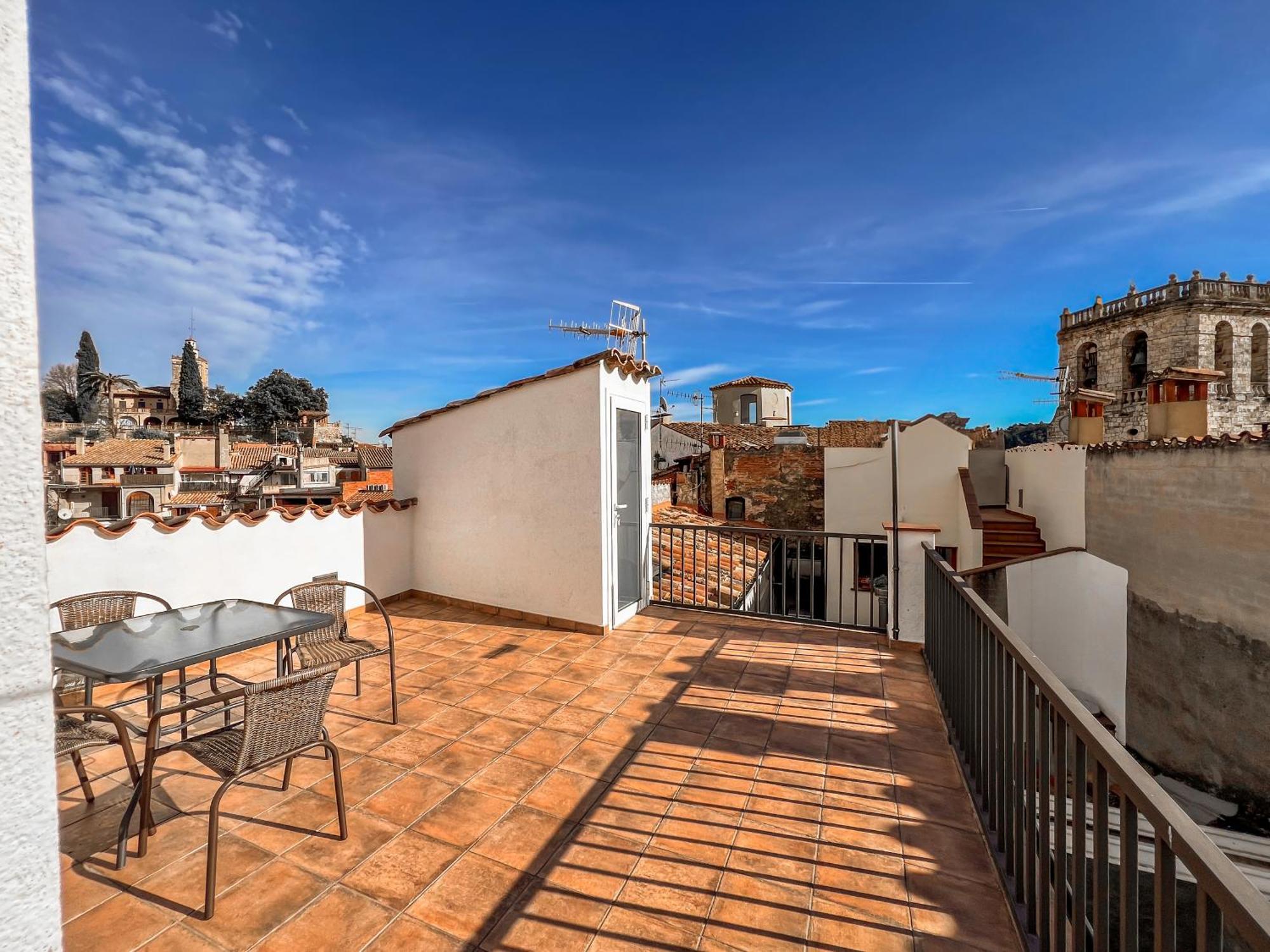 Ganganell Atic Apartamento Con Terraza En Бесалу Экстерьер фото